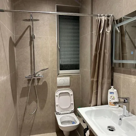 Tirana Home * Τίρανα