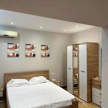 Tirana Home Appartamento *